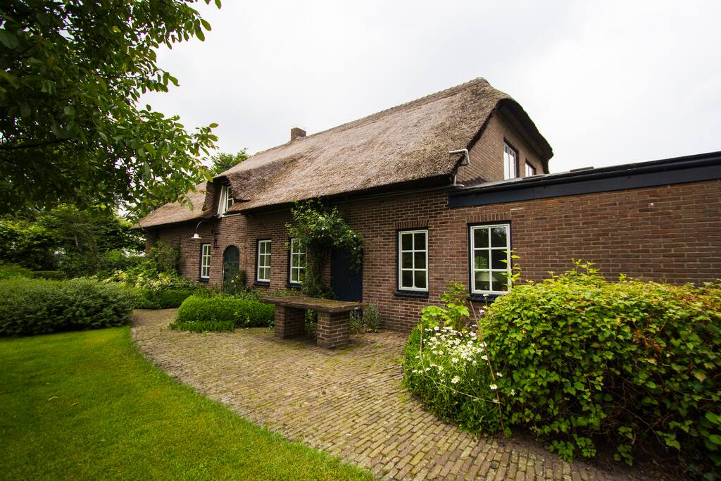Verbouwde boerderij met prachtige tuin Houses for Rent in Dongen