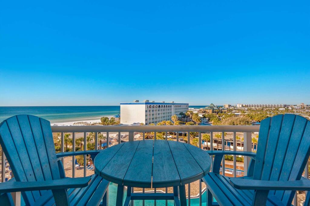Your balcony view, just ready for you!