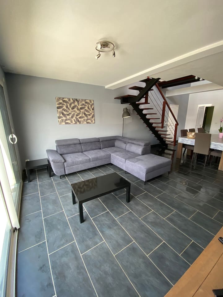 Grande Villa Familiale Avec Piscine A Granville - Granville