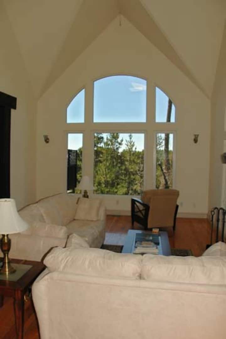 Seaview on Burton Houses for Rent in Cambria, California, United States