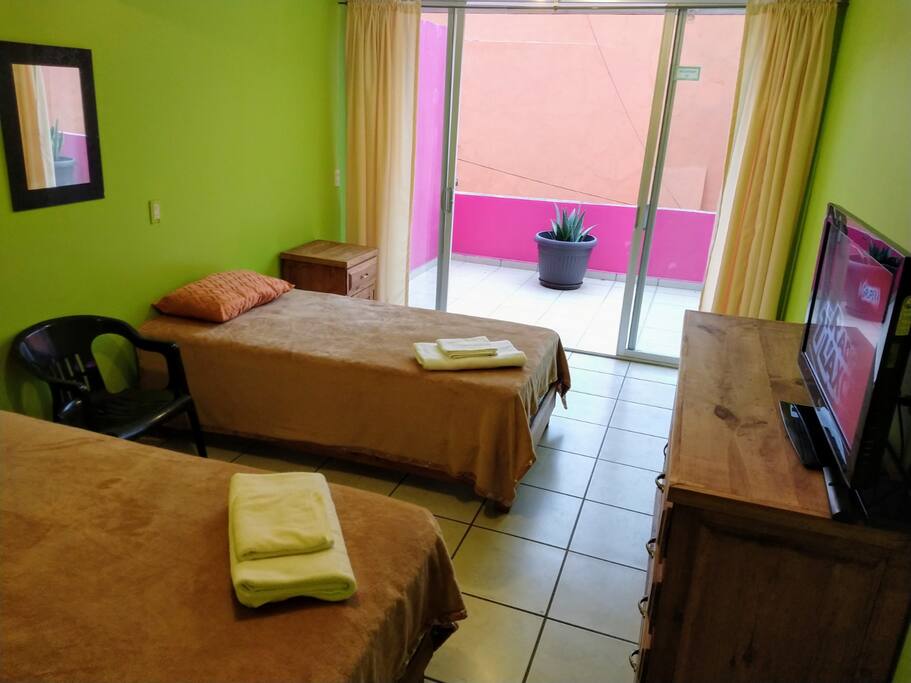 Tendrás ropa de cama y toallas limpias y frescas.