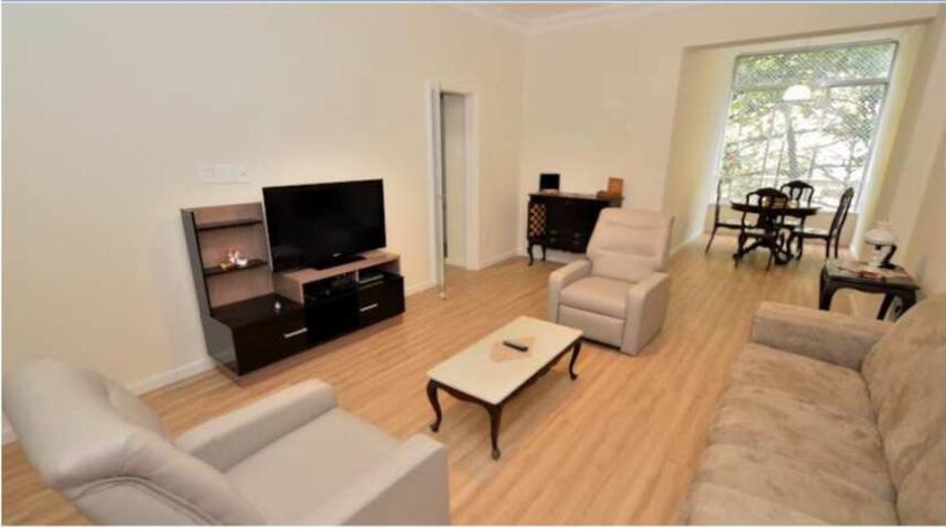 Copacabana 3 quartos até 8 pessoas 100m da praia gallery image 3