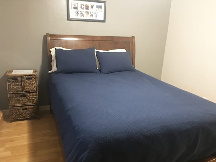 卧室3 （标准双人床）