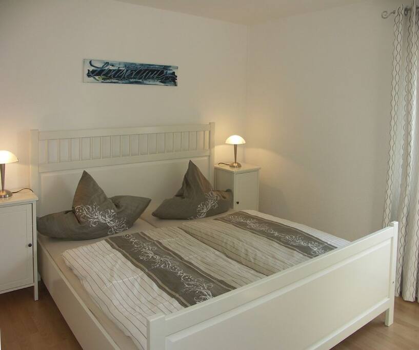 Schlafzimmer 1