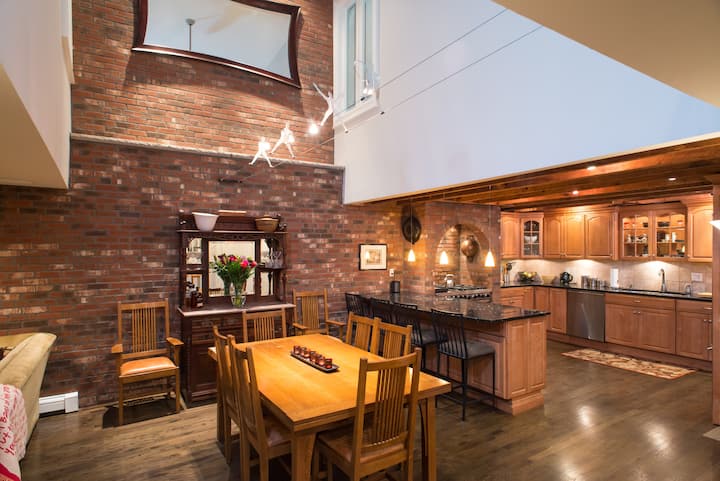 3Bed/2.5Bath Luxury Triplex South End's Union Park
