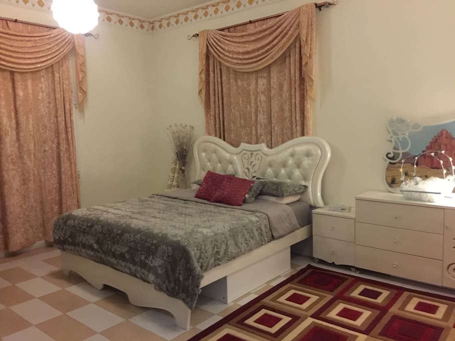 King size bed
