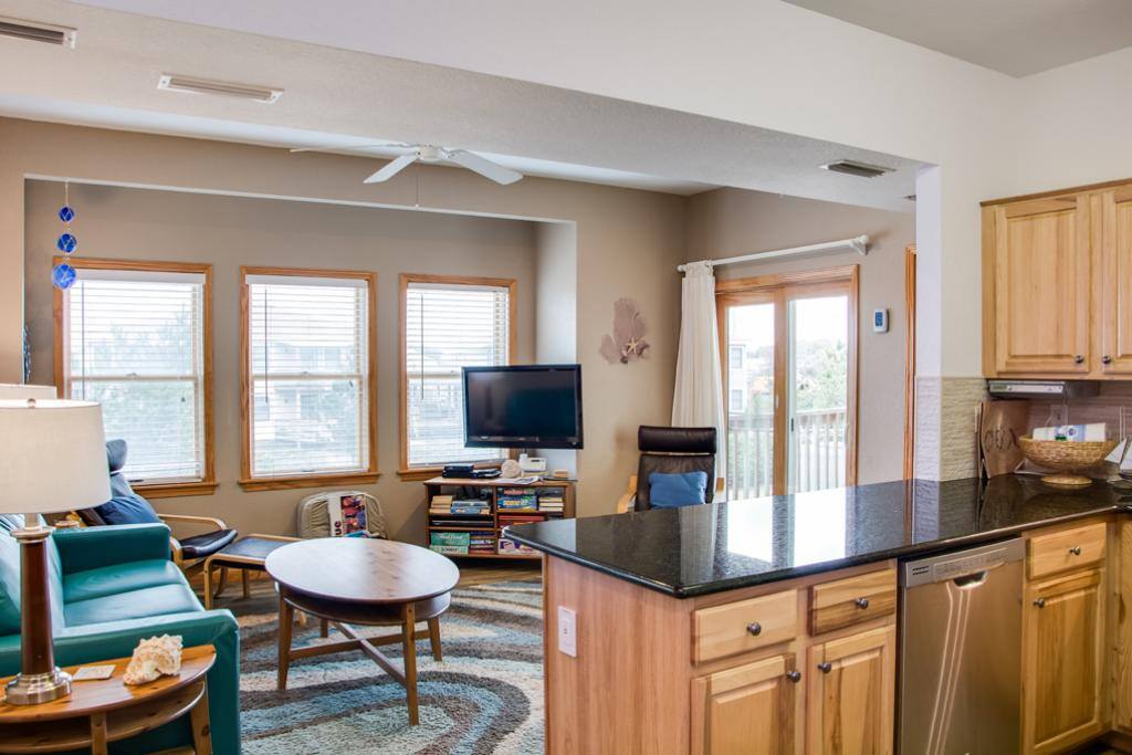 HR103: Salmon Shores | Kitchen Area to Living Area