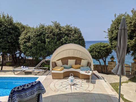 Stunning Villa w/ Pool, Sunset view, Private Beach