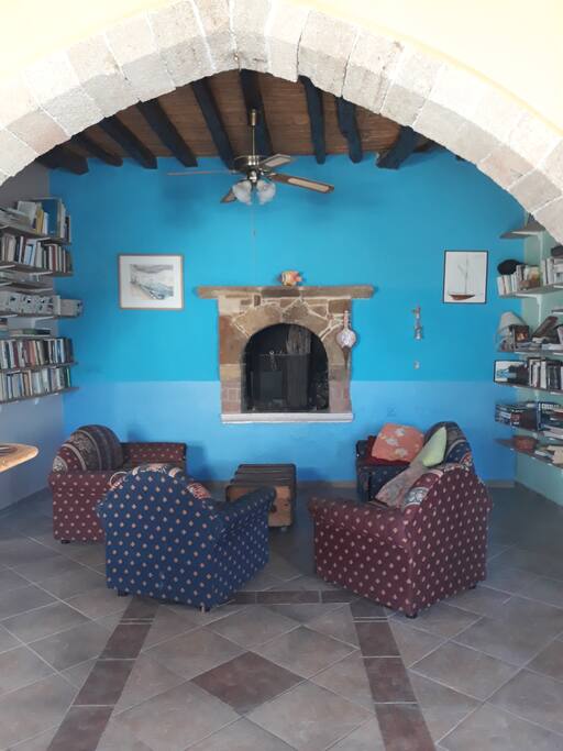 Le salon-bibliothèque
