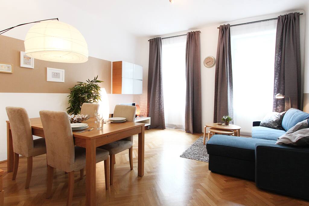 Wohnzimmer / living-room
