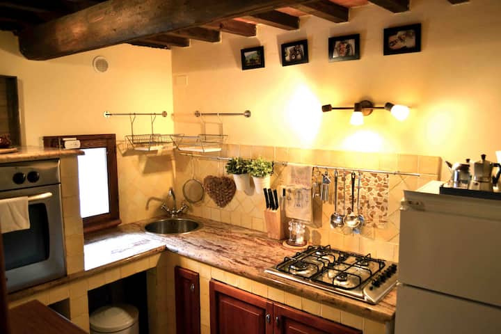 Tuscan Cottage for 4