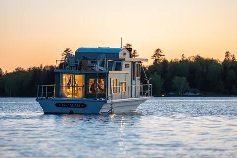 NOMAD ~ Houseboat Rental on Pemaquid Pond, Maine ~