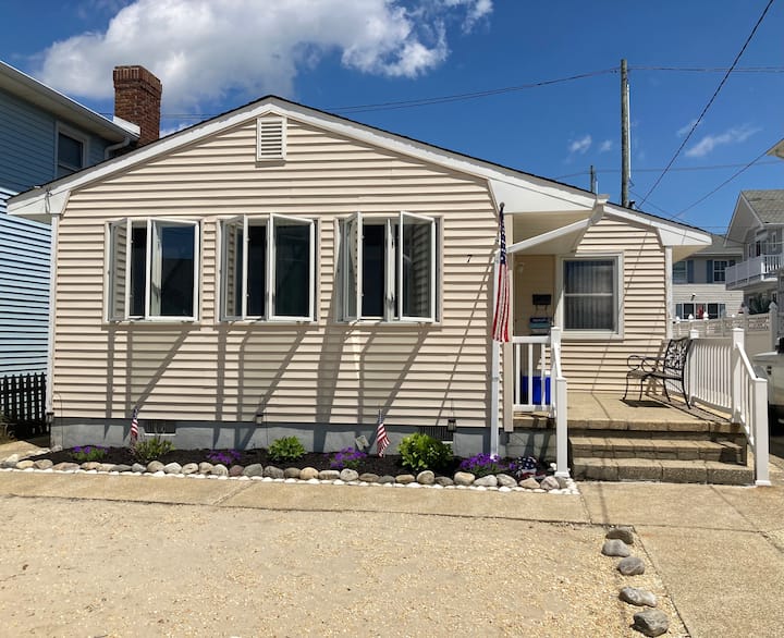 Lavallette Home Steps from Beach Incl 6 badges Houses for Rent in