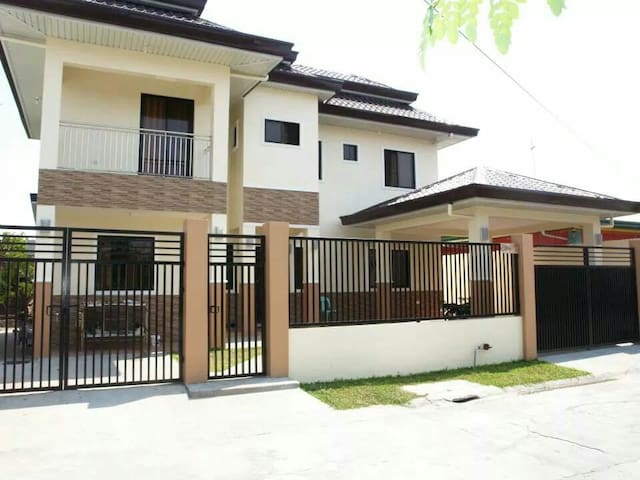 5 bedroom family house