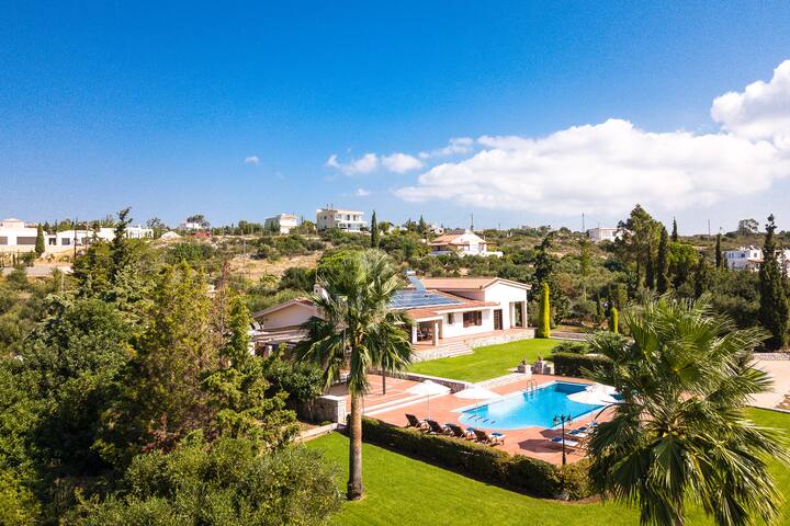 Villa Thealassa – Hanging Over the Sea! gallery image 5