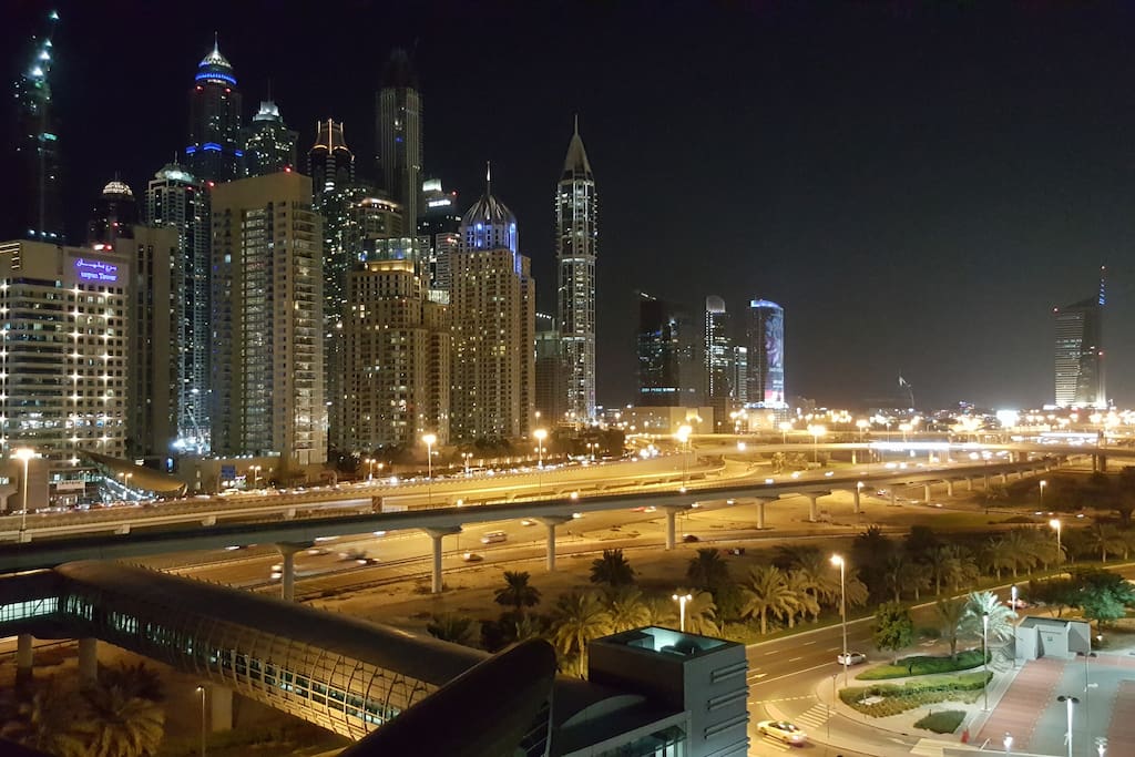 Balcony view Full marina and sheikh zayed