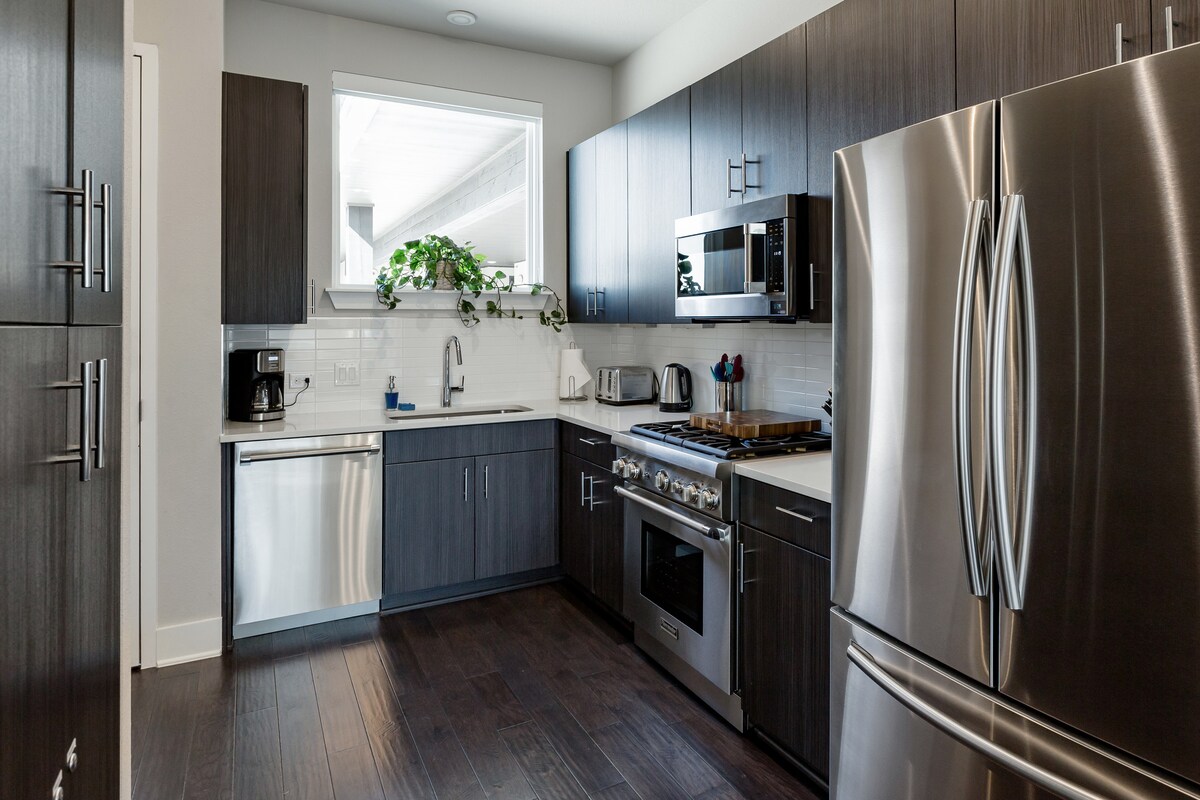 Capitol View Condos by One Fine Bnb - Paramount