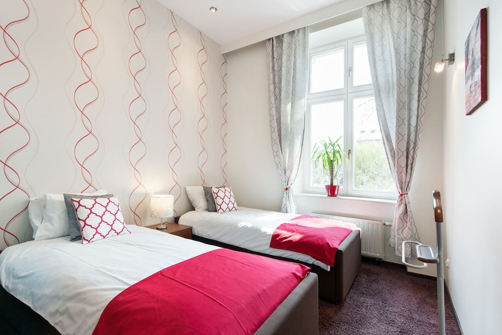 2nd bedroom