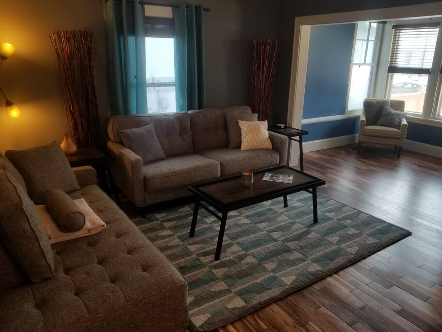 South and west facing windows keep the living spaces bright and sunny, particularly in the evening.