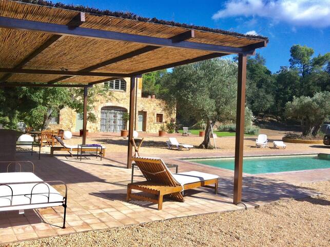 LUXURY HOUSE gallery image 2