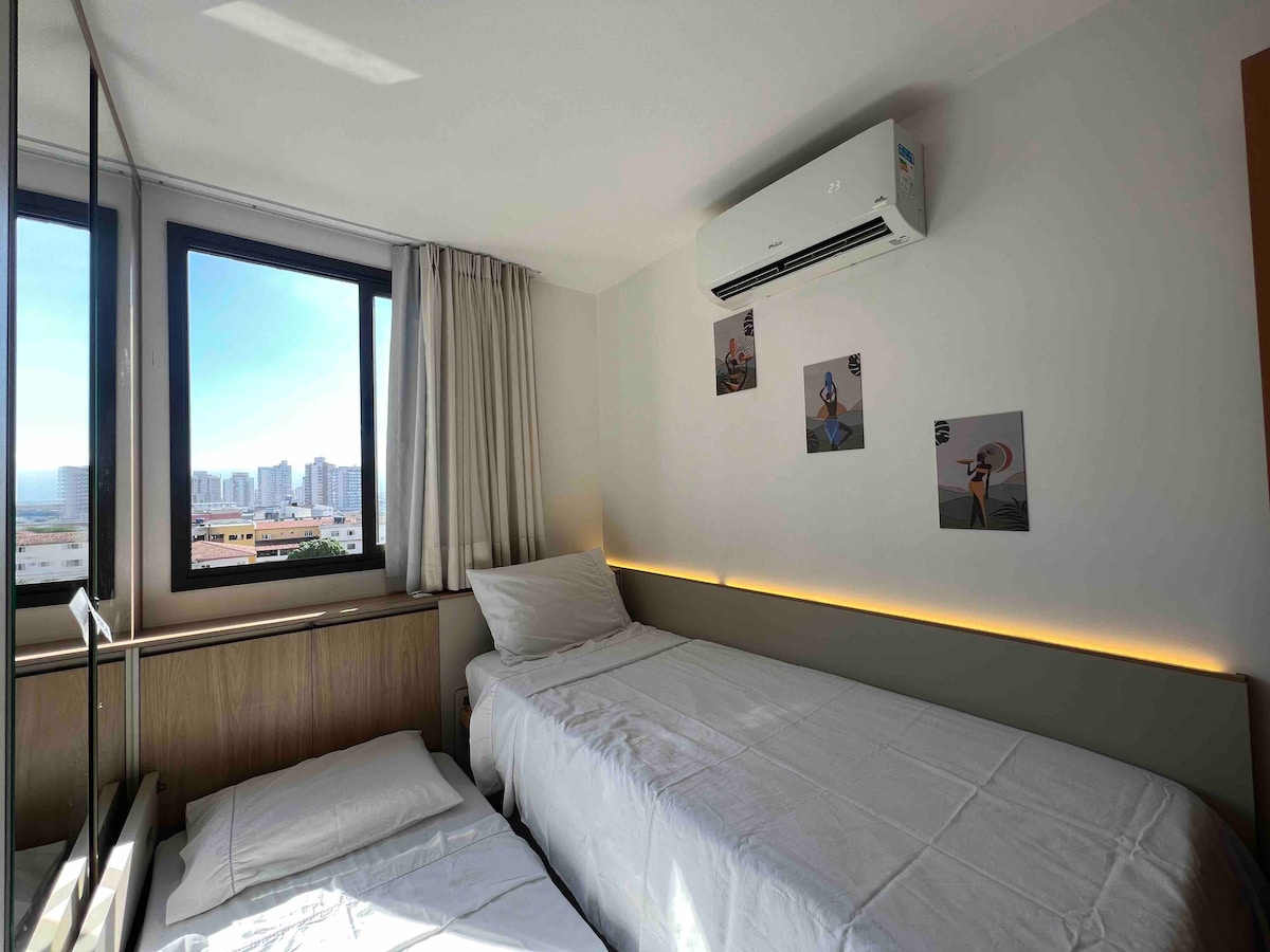 Спалня 2 с климатик (едно единично легло + 2. Единични помощни матраци)