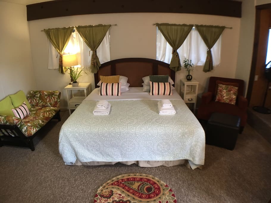 Cal King Size Luxury Hotel Bed