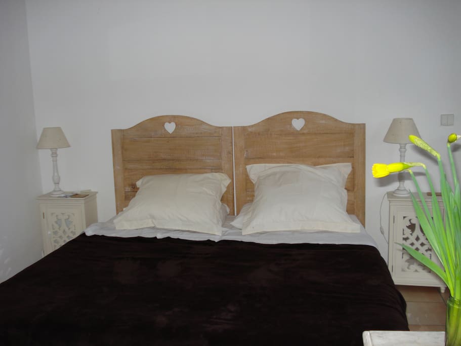 Bedroom with option of King size bed or two singles.