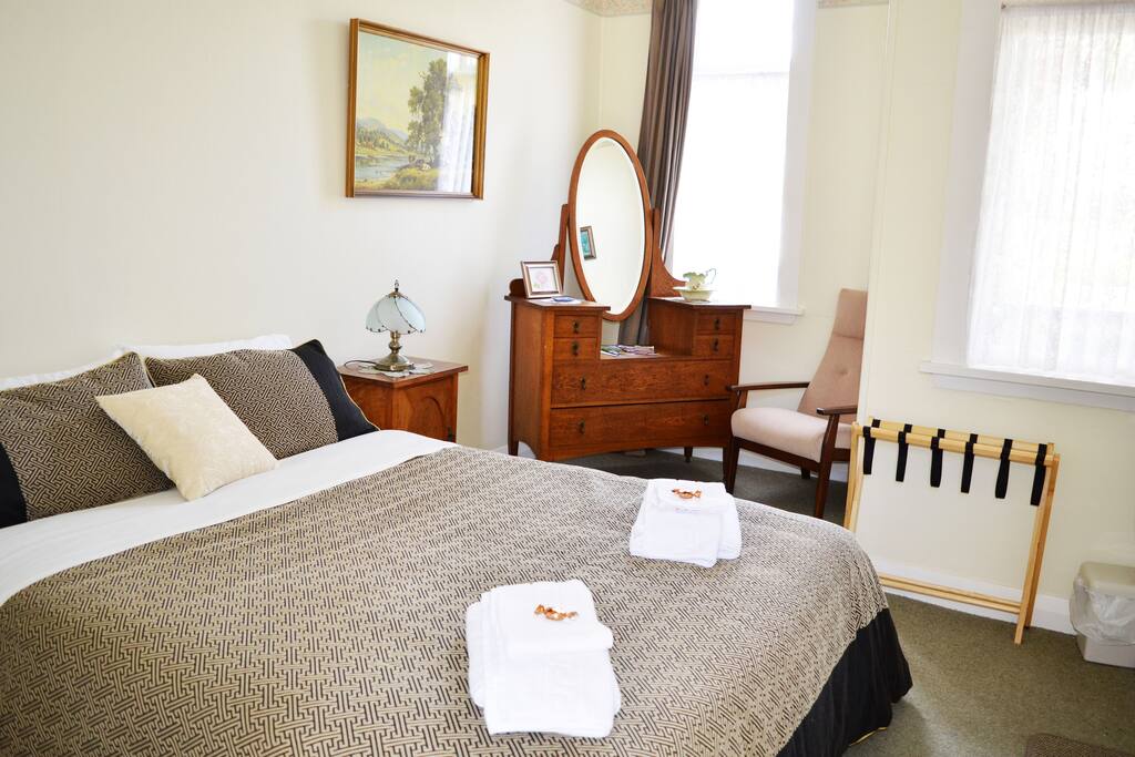 Dbl двухместный номер. Hotel indigo ihg номера. Double room hotel. Double room with double bed. Double room with double bed.