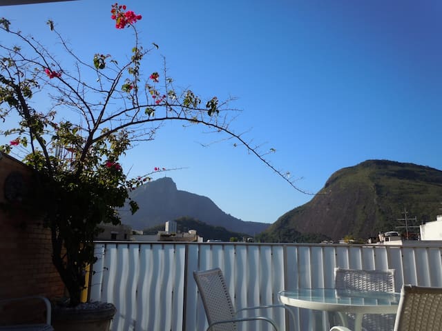 UNIQUE DUPLEX PENTHOUSE IN IPANEMA