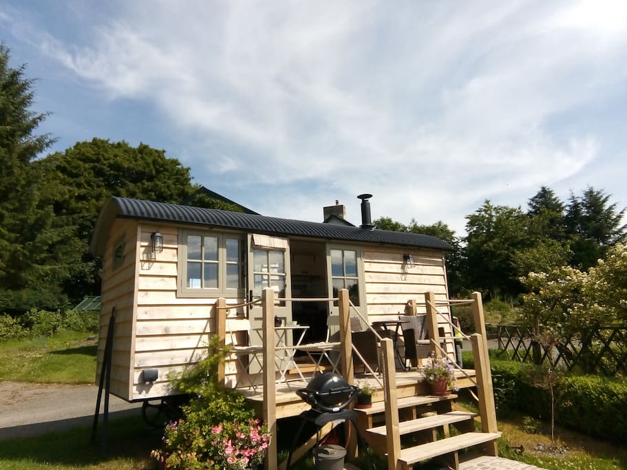 Noddfa Shepherd Hut