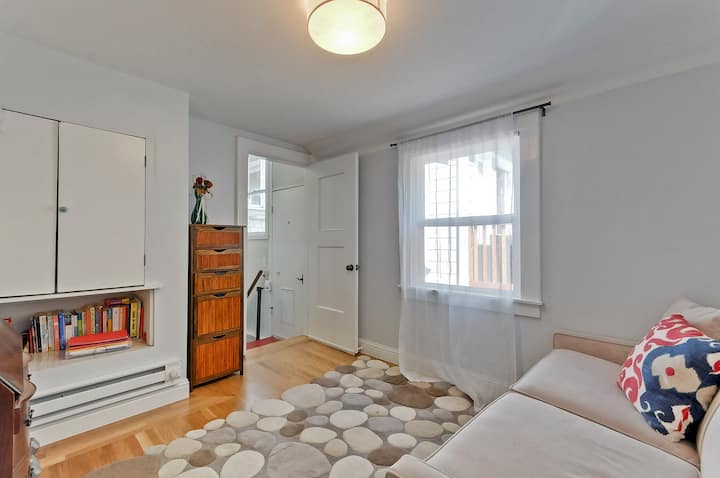 Dhoma e gjumit 4  Karrige me një tërheqje