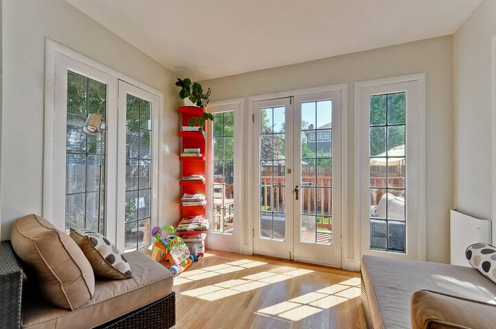 Craftsman, Palo Alto 4-5 bedrooms, 3.5 baths gallery image 5