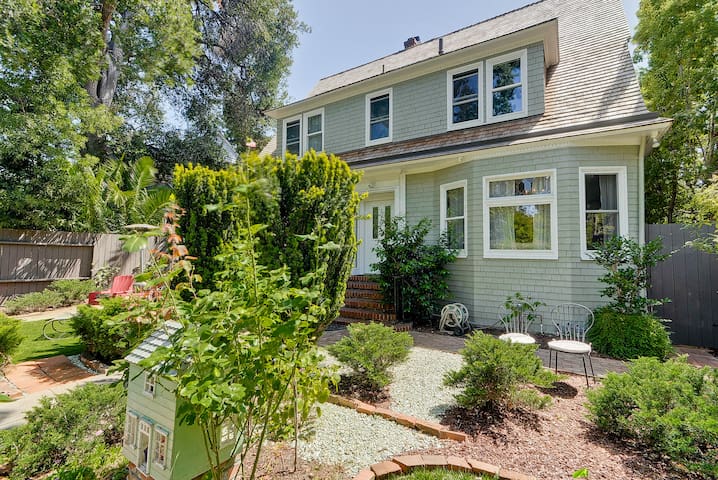 Craftsman, Palo Alto 4-5 bedrooms, 3.5 baths gallery image 2