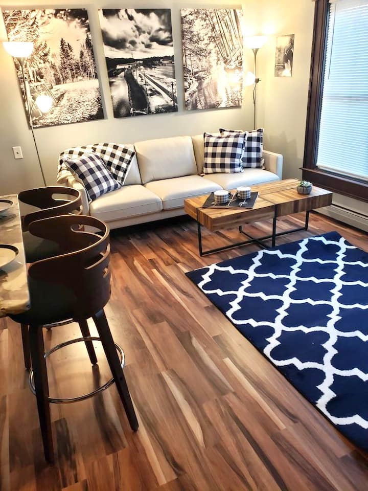 Eaa Special: Executive Airplane Suite In Oshkosh - Oshkosh, WI