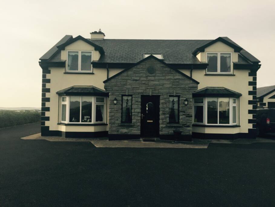 Comfortable Room available - Houses for Rent in Quilty 