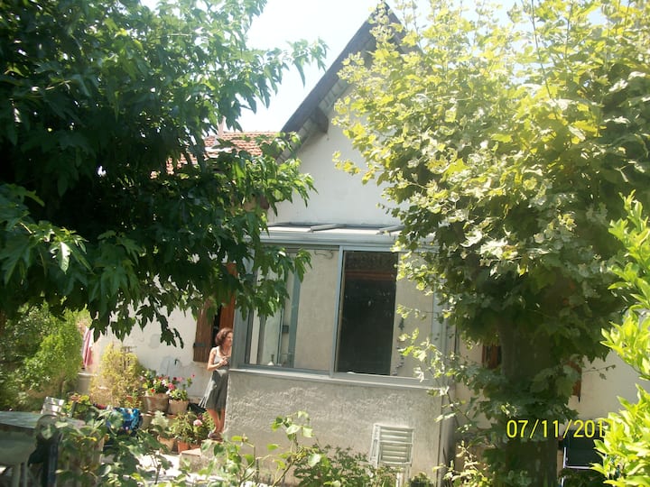 CHAMBRE Verte near the Calanques Houses for Rent in Marseille