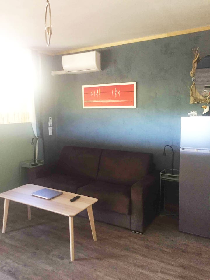 Inaweza kubadilishwa na kukaa 