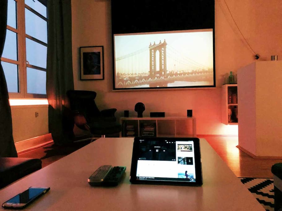 Beamer with Chromecast