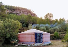 Traditional+yurt+in+the+middle+of+nature%21
