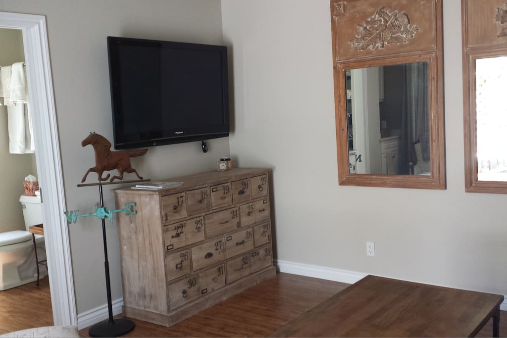 Chic Pied a Terre/Private Studio Guest suites for Rent in Corona del