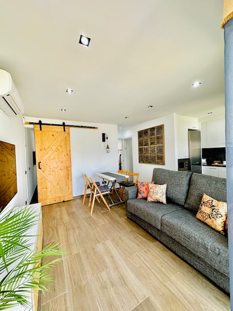 Anuncio de Airbnb popular: Townhouse 100 meters from the beach en Ciutadella