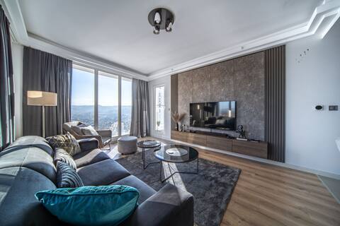Sunrise Sky Lux Apartment,33rd floor, Pool&Fitness