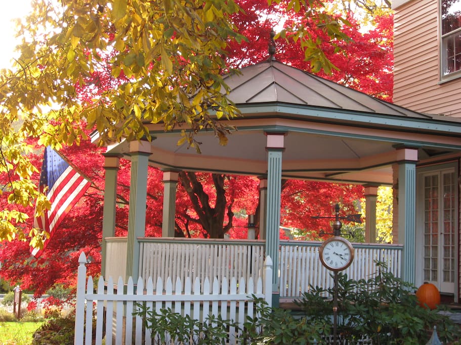 STATELY FRONT PORCH