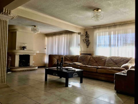 House in an excellent location 5 minutes from the Historic Center