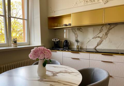 Glamour apartment with private parking