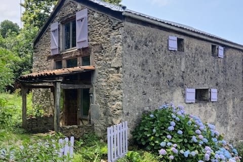 Cozy 4-person gîte in the Sidobre