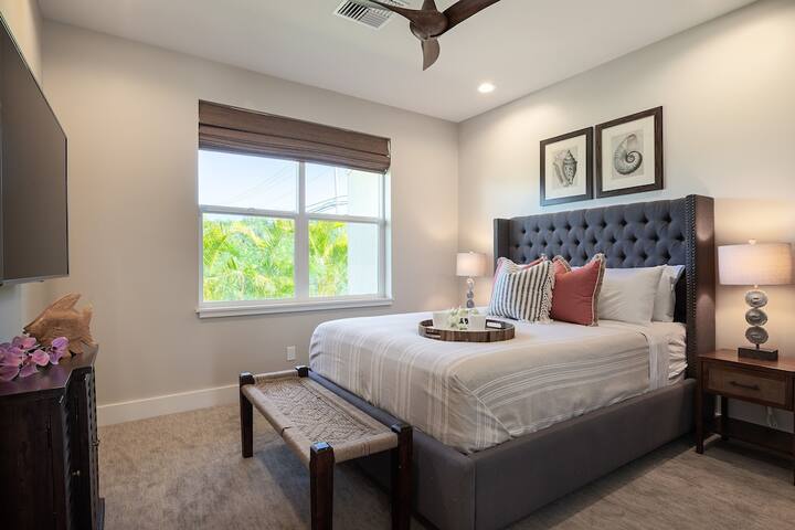 Just Steps from Maui’s Best Beach! Pool and slide gallery image 2