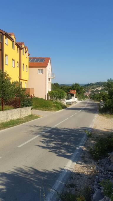 House approach (from the street)