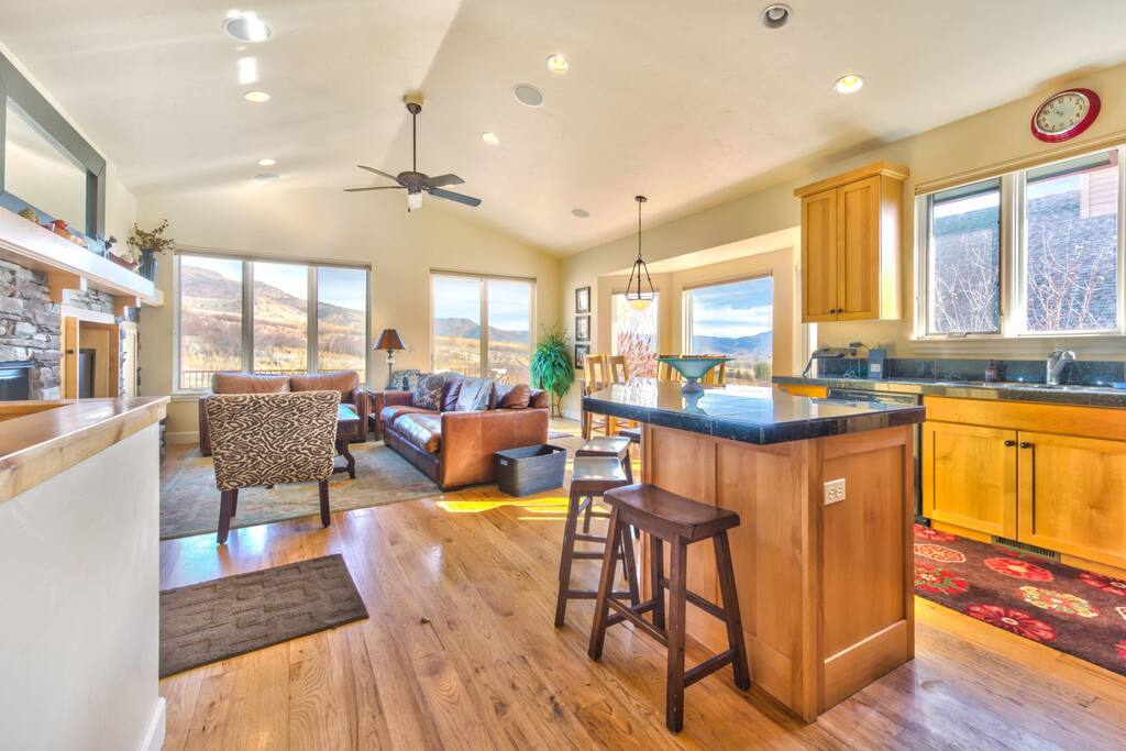 Utah Lodging / TR 37 / Main Level / Living