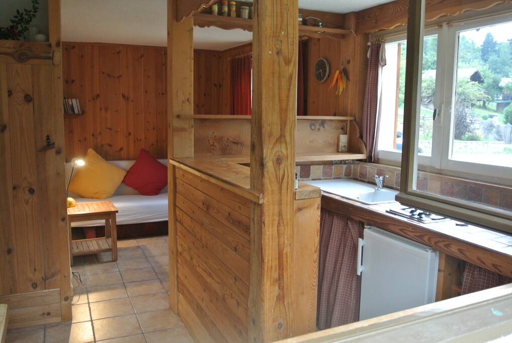 Bar&Kitchen and salon